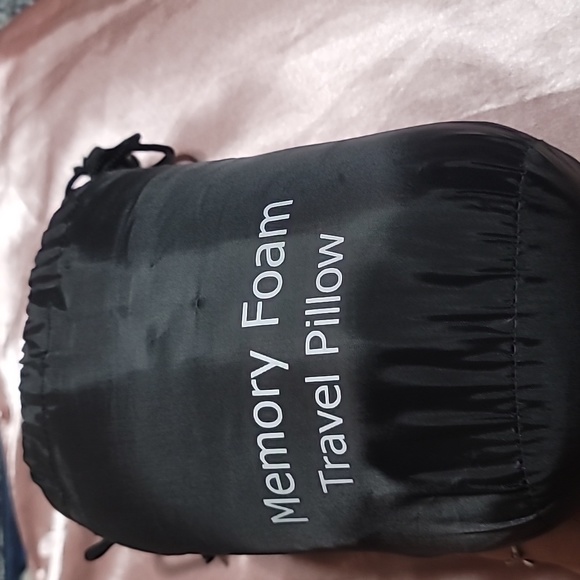 💜 Memory Foam Travel Pillow - Picture 11 of 11
